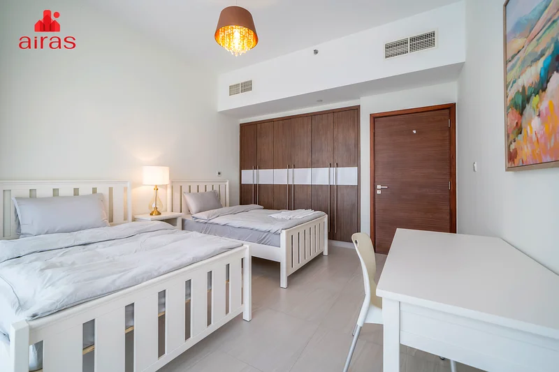 Luxurious 3 BHK | Full View | Bills included63817693895298112