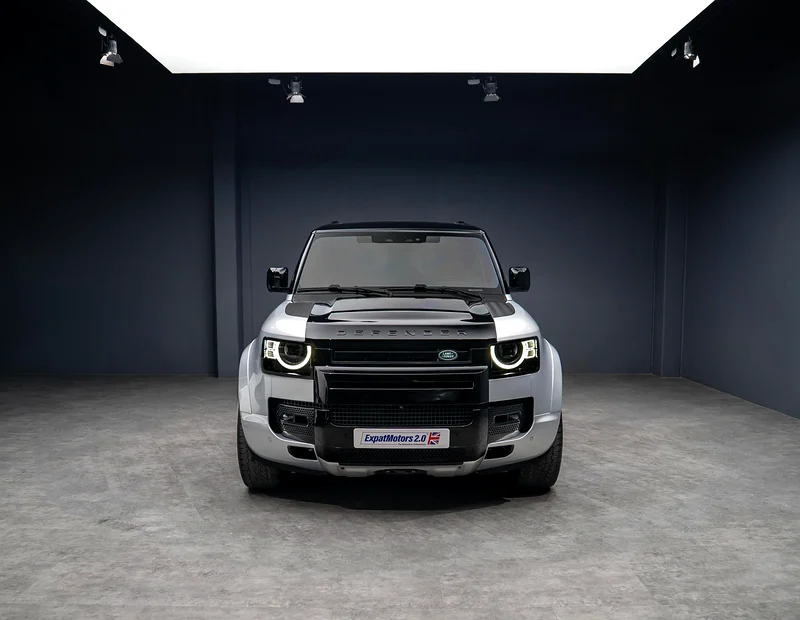 SUMMER PRIVÉ OFFER • 4,625x60 • 0% DP • 2021 Land Rover Defender 90 HSE P400 • LR Warranty • GCC63159712800129114