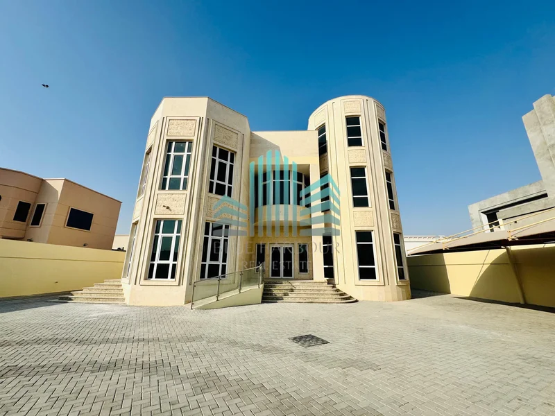 مساحة واسعة ومُصانة جيدًا | جاهز للسكن | موقع مميز629376190472991129