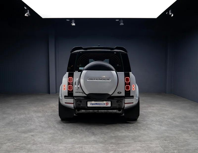 SUMMER PRIVÉ OFFER • 4,625x60 • 0% DP • 2021 Land Rover Defender 90 HSE P400 • LR Warranty • GCC63159712800129113
