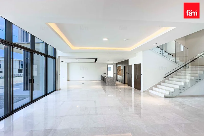Community Expert | Multiple Villas | Brand New63754432413699112