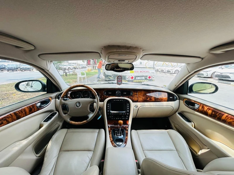 JAGUAR XJ | 2004 | BEIGE INTERIOR | ONLY : 79703 KM | JAPAN IMPORT | CLEAN TITLE62930627508865111