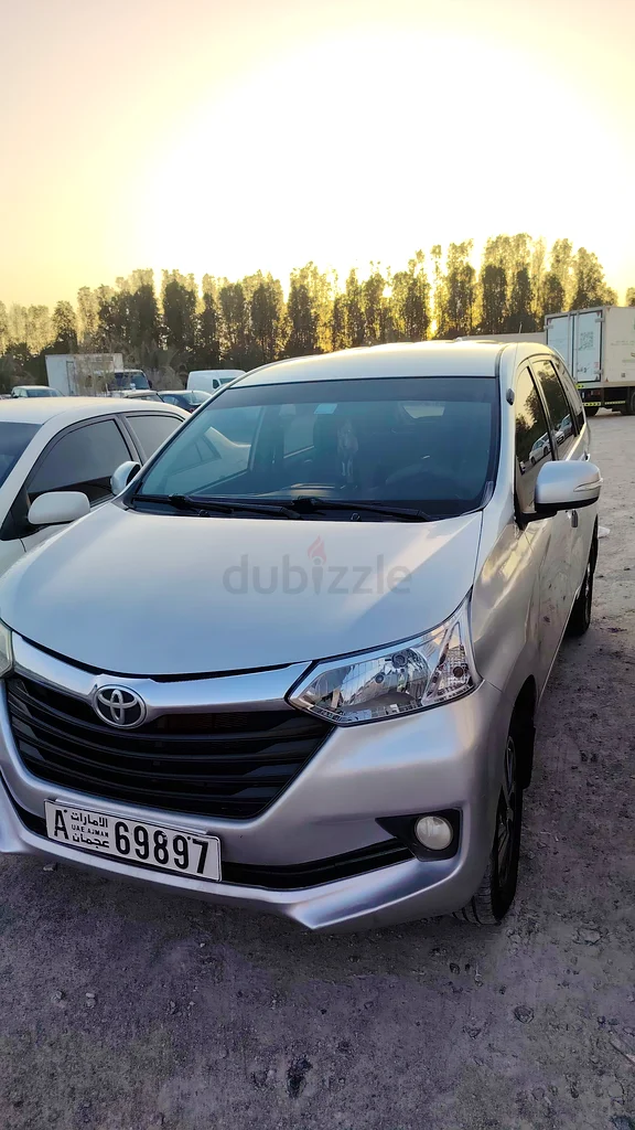 سائق توصيل بسيارته الخاصة63188189468802112