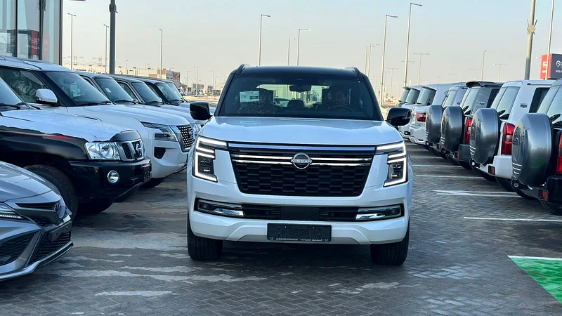 Nissan Patrol Platinum Twin Turbo, black roof, model 2025, agency warranty631569904396811121