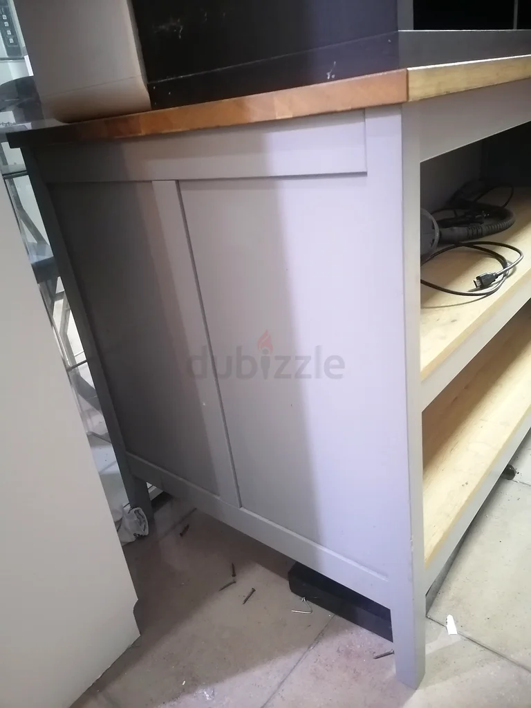 Kitchen table very porfct condition63210888621571111