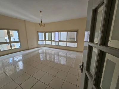 Free Ac Three Bedrooms With Laundry Room, Spacious Layout.