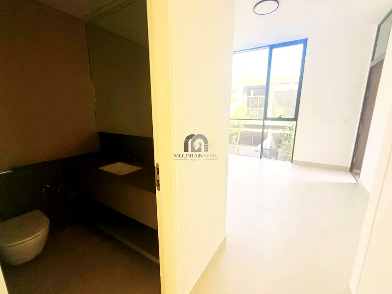 وحدة الزاوية ✔️ جاهزة للانتقال ✔️ مدخل الباب الخلفي63298075374082113