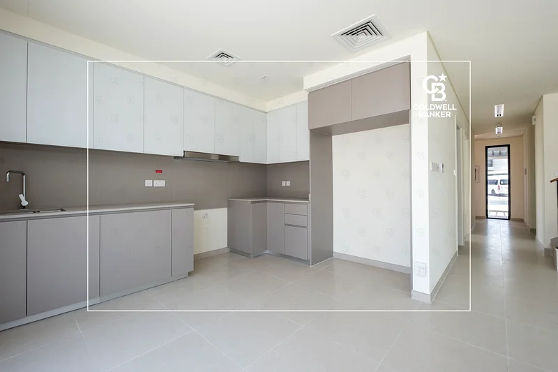 Brand New | Single Row | Huge Private Garden63806287938051113