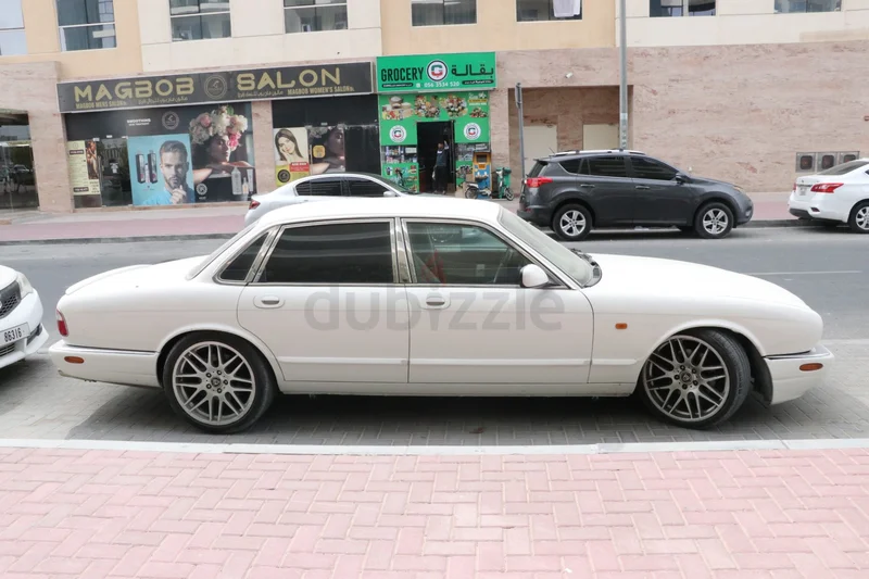 جاكوار إكس جي 8 سوفران62931649452034112