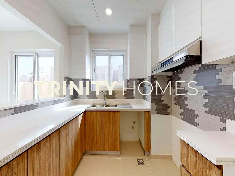 Biggest exclusive plot / single row / park facing63214882335105112