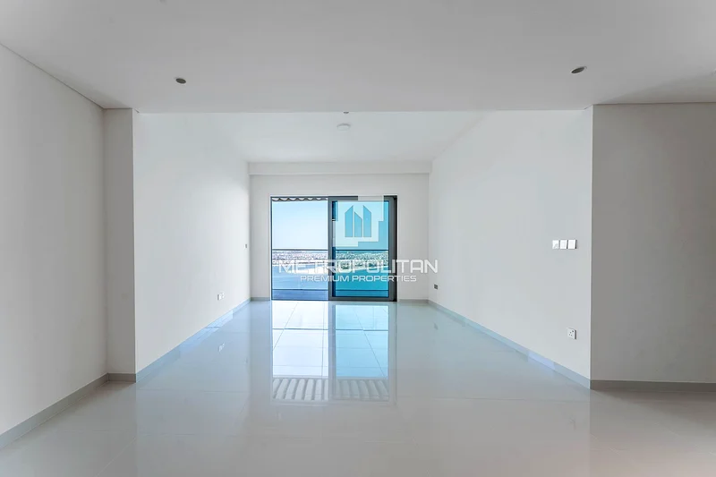 منظر كف اليد بالكامل | النوع 05 | منتصف الطابق | شاغر63733884568834111