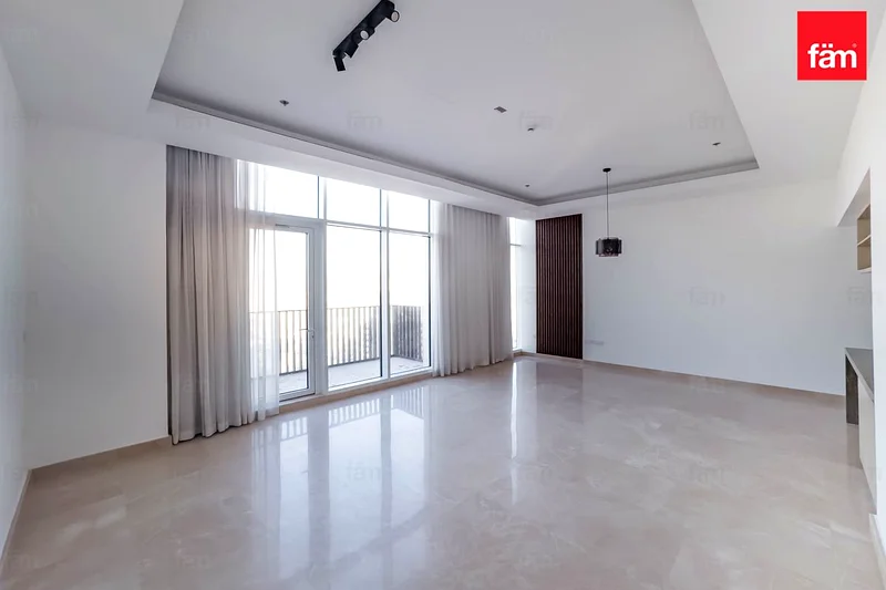 High Ceiling | Penthouse | Full water View |Vacant63759932408578111