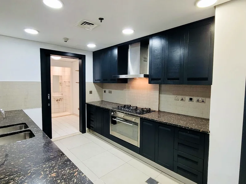 منظر جزئي للبحيرة | 3 غرف نوم + غرفة خادمة | شاغر63294165246851112