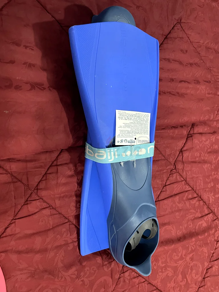 New never used fins from decathlon for only 9063242170502147111