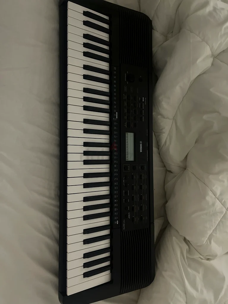 Yamaha piano e273632288366301461113
