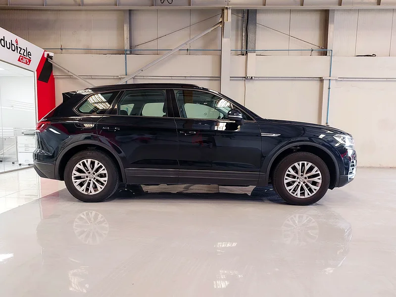 AED 1277/month | 2019 Volkswagen Touareg Trendline | GCC Specs | Ref#33186163135978155523113