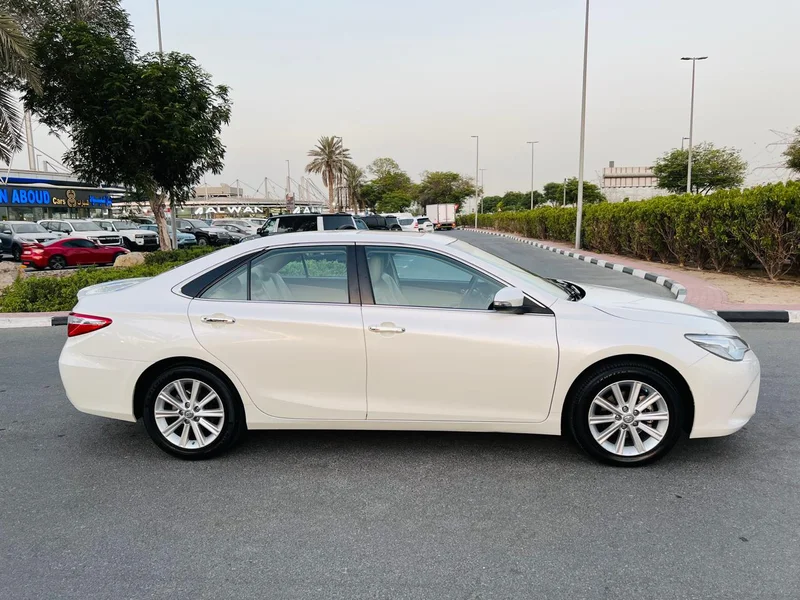 تويوتا كامري SE+ كامل الأووبشن منطقة الخليج المالك الوحيد كامل سجل الصيانة متوفر62864403724418113