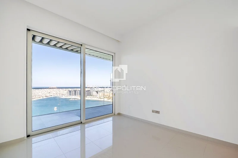 رؤية كف اليد بالكامل | طابق عالٍ | تخطيط واسع63733597053699114