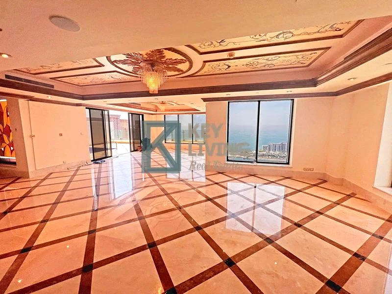 Panoramic Views | Stunning PH with Pool | Tenanted63937745585155114