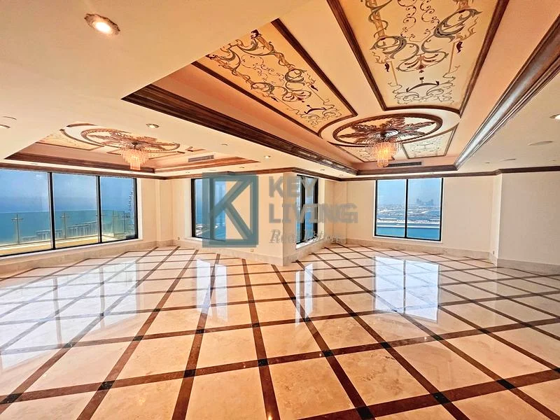Panoramic Views | Stunning PH with Pool | Tenanted63937745585155110
