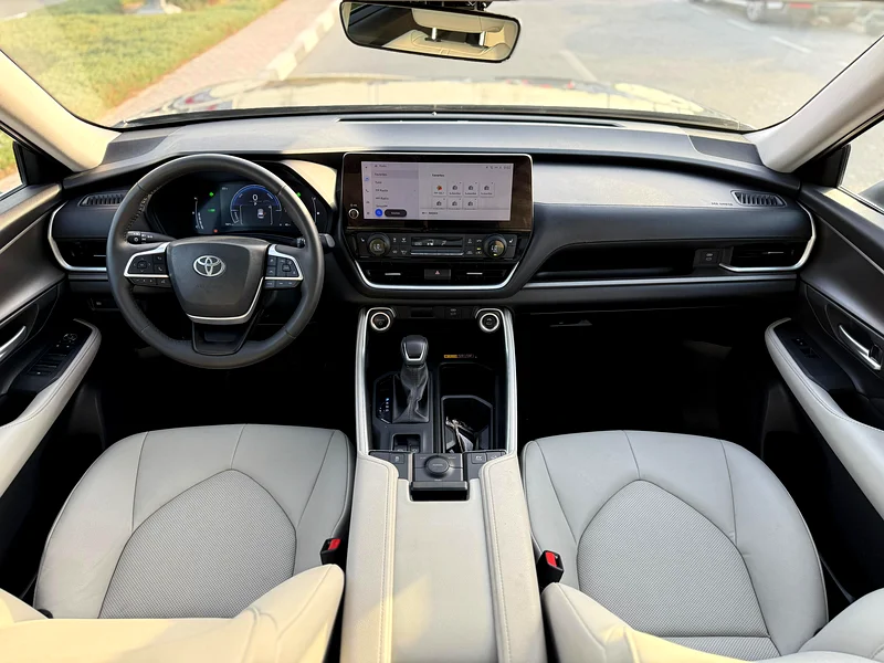 TOYOTA GRAND HIGHLANDER Hybrid 2024 7800 Driven . FULLOPTION PREMIUM63158340917123114