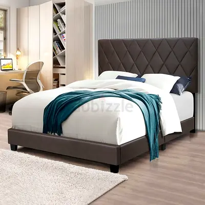 Queen size bed (sale on queen size bed 100)
