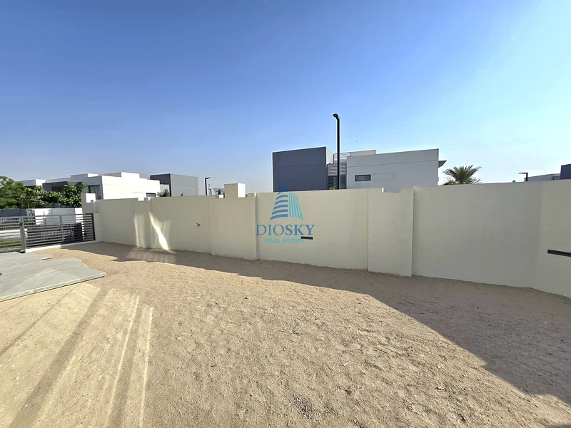 12 Cheques | Near Amenities | Spacious Size63725182660867113