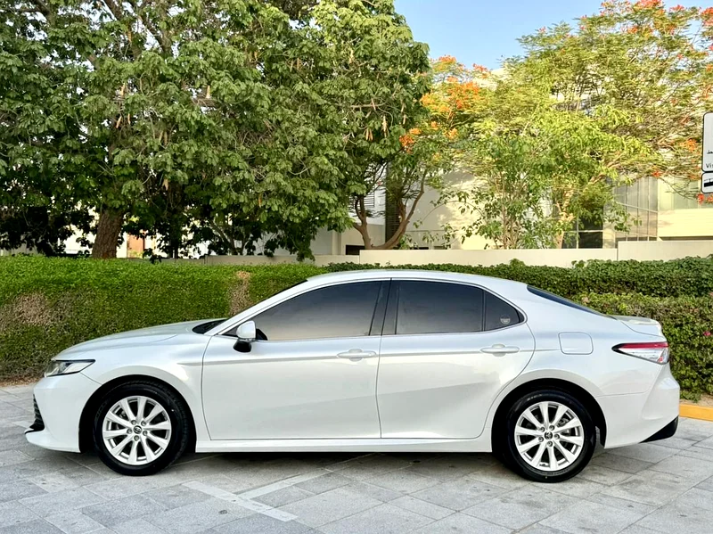 AED 893/monthly // GCC 2019 Toyota Camry SE 2.5L 4 Cylinders // REARVIEW CAMERA + PREMIUM WHEELS!!63164767654401113