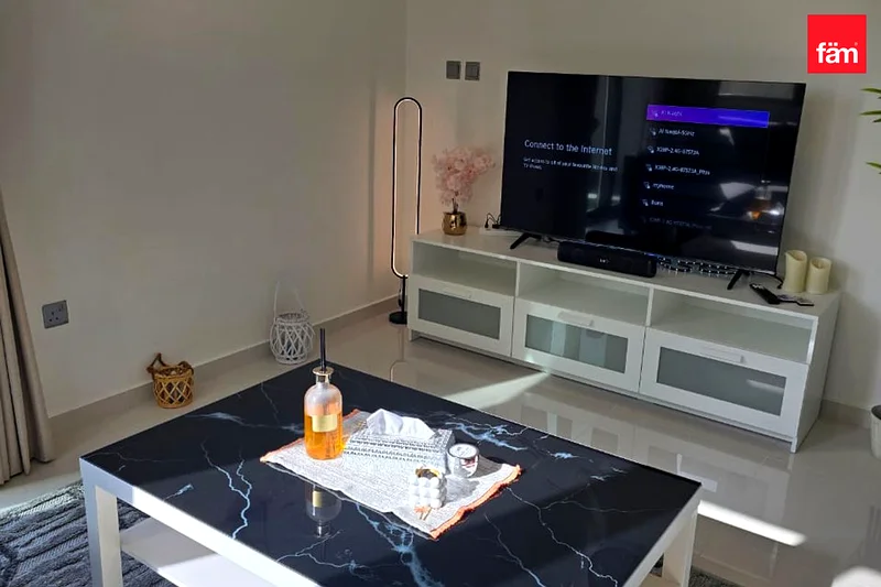 Single Row | Fully Furnished | Corner62890344479490111