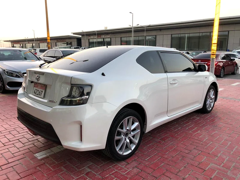 Toyota Zelas 2015 model, Gulf version, fully loaded, 154,000 km driven, first owner, two keys available63157885588995112