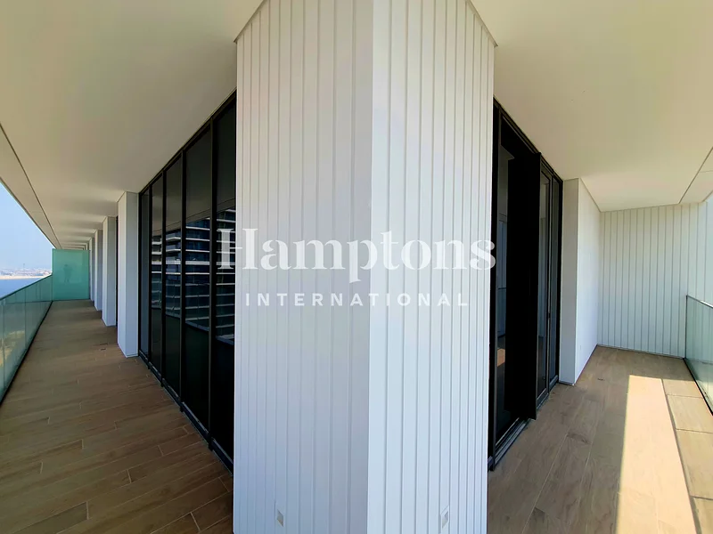 Corner Unit | Stunning Skyline Views | Vacant63733974626563112