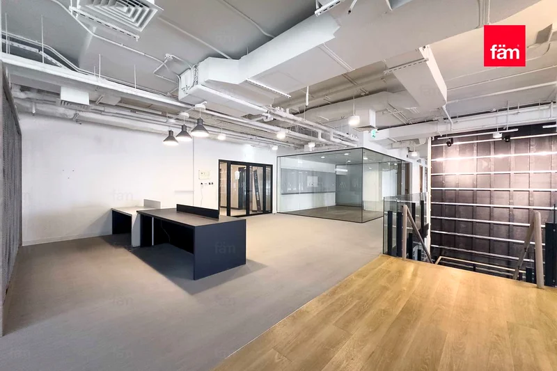 Grade A Tower | 4 interconnected floors | Vacant63618603584514111