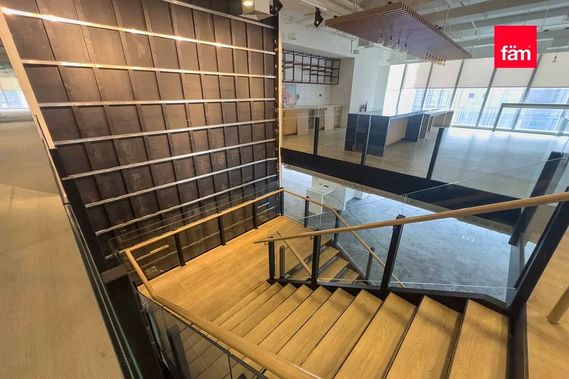 Grade A Tower | 4 interconnected floors | Vacant63618603584514113