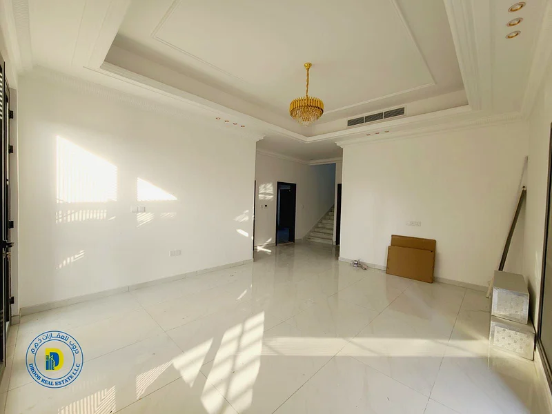 For sale, a modern villa in a prime location behind Al-Hamidiyah Park. The price includes registration fees, water, electricity, and central air conditioning.63249743580803113