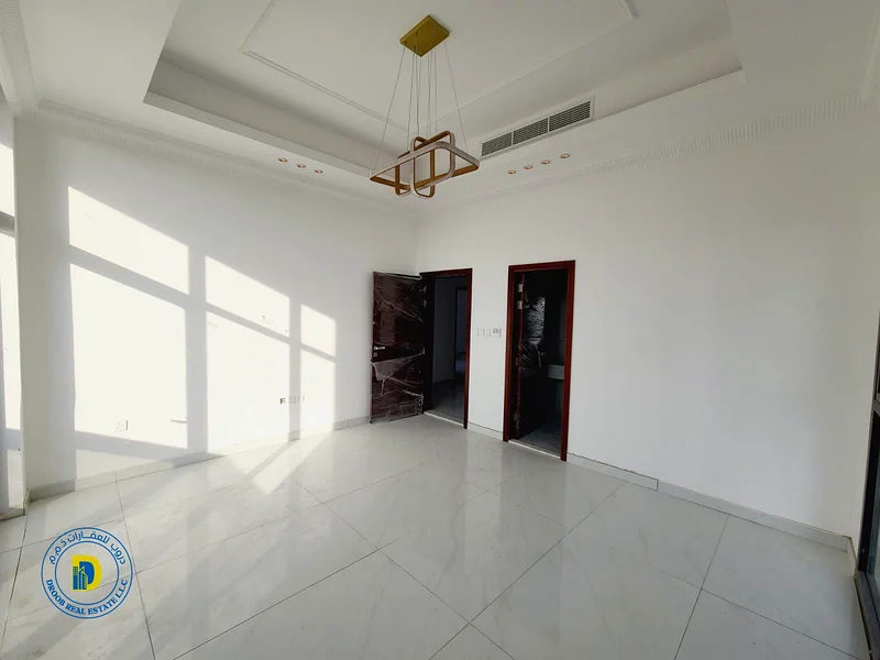 For sale, a modern villa in a prime location behind Al-Hamidiyah Park. The price includes registration fees, water, electricity, and central air conditioning.63249743580803114