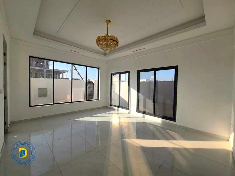 For sale, a modern villa in a prime location behind Al-Hamidiyah Park. The price includes registration fees, water, electricity, and central air conditioning.63249743580803111