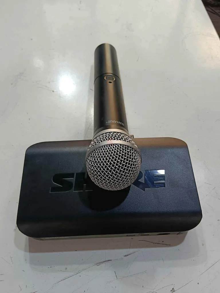 Shure wireless microphone single63229680715777111