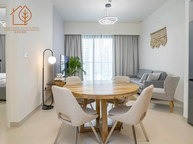 شقة مفروشة بالكامل بغرفة نوم واحدة في الطابق العلوي بإطلالة رائعة على برج خليفة63817478540035114