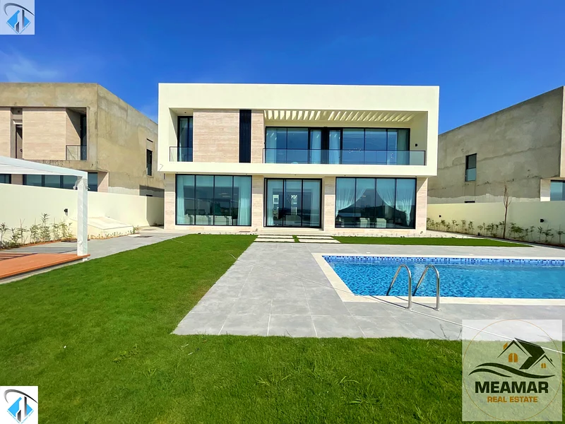 Luxury Haven Villa with Enchanting Golf Lake View63879954465025112