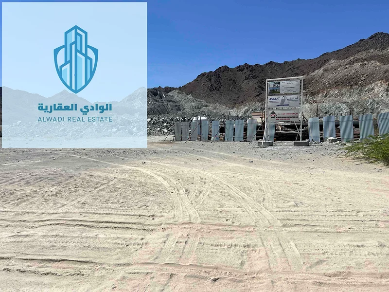 أرض للبيع في أفضل مناطق مصفوت، قريبة من جميع الخدمات، بالقرب من محكمة مصفوت وخلف مستشفى خليفة، إضافة إلى قربها من سنتر ساند والبلدية، وعلى بعد 5 دقائق من حتا.63184697862401113