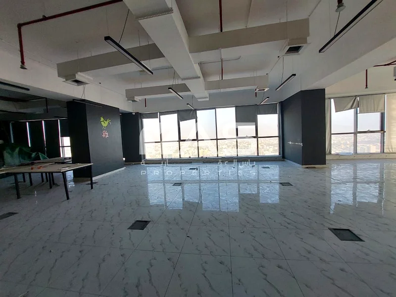 مساحة عمل مثالية بإطلالات بانورامية | مساحة كبيرة63261782942339111