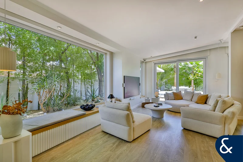 One of a Kind Lake View | Upgraded | Extended63922857755265110