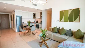 Stylish | Luxurious 1BR | High Floor | 5min walk to Dubai Mall | Last minute offer!