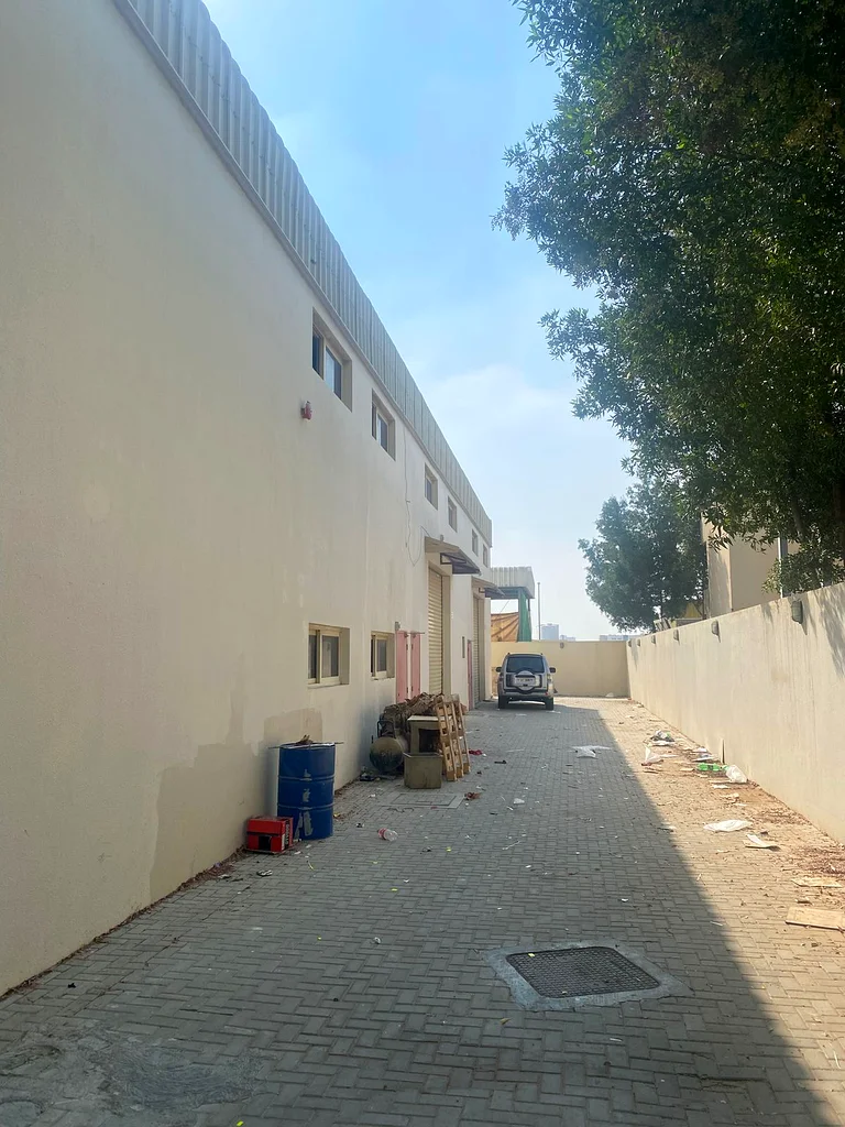 للبيع، كراج في السجاّة63195598105090111
