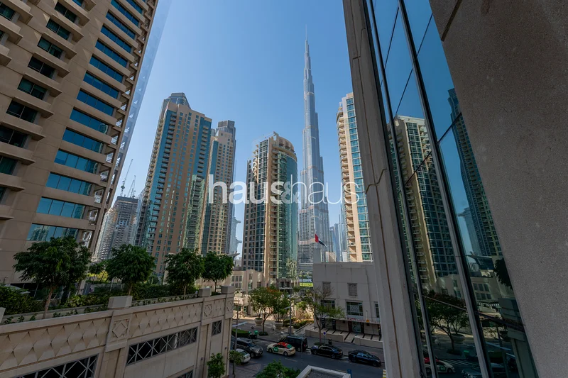 سحر المدينة | خلفية برج خليفة المذهلة63833008400769112