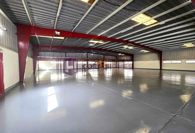 Huge Storage Warehouse At 5.2 Meters | 125 KW63185191231106112