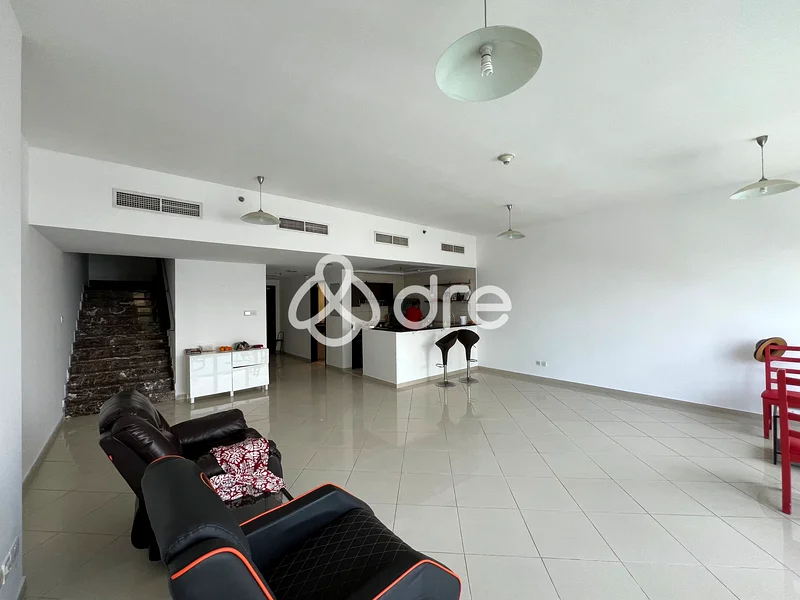 Spacious 2BR Duplex | Vacant | Well Maintained63988095631874113