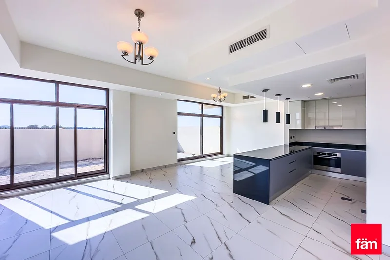 Luxury & Brand New | Corner Unit | Single Row63991696193666112