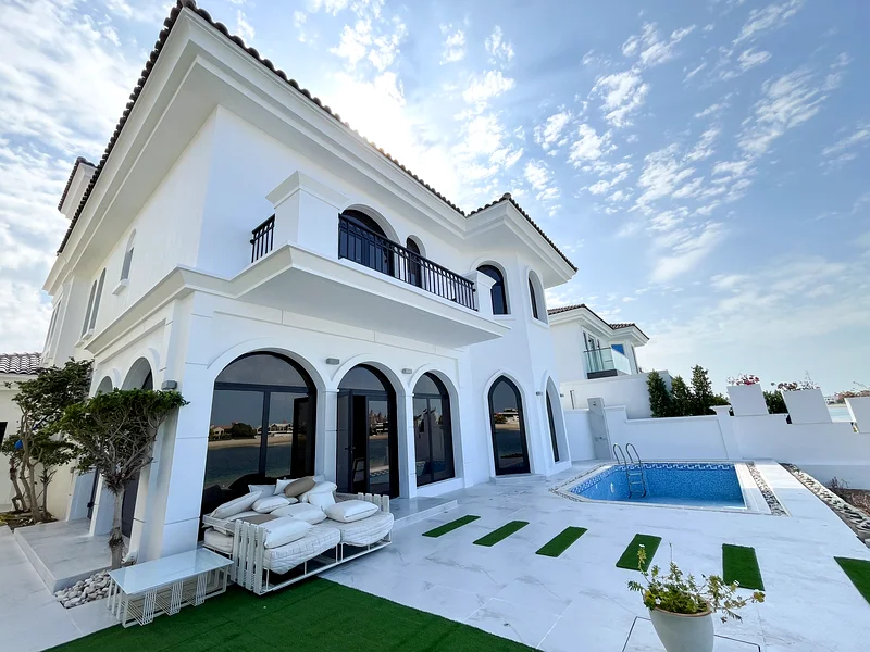 Luxury 4-Bedroom Villa in Palm Jumeirah – Private Beach, Pool63817255592705110