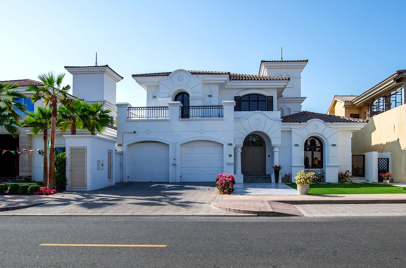 Luxury 4-Bedroom Villa in Palm Jumeirah – Private Beach, Pool63817255592705111